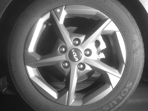 Used 2025 Kia K4 LXS image 14