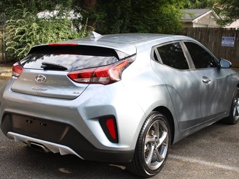 Used 2019 Hyundai Veloster 2.0 FWD image 3