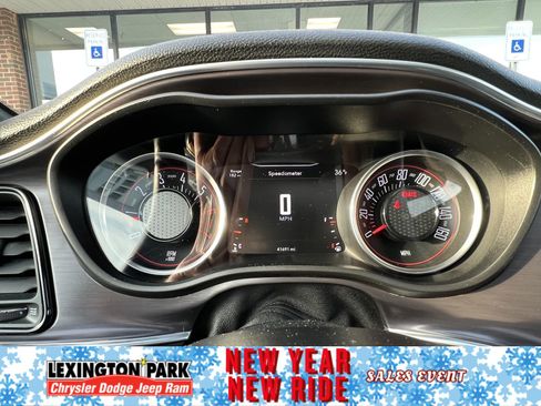 Used 2016 Dodge Challenger R/T image 13