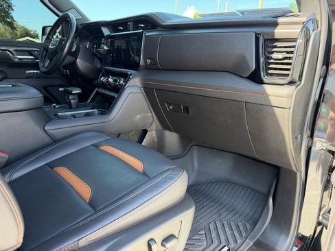 Used 2022 GMC Sierra 1500 AT4 w/ AT4 Preferred Package image 15