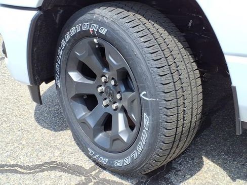 Used 2026 RAM 1500 Express AWD/4WD image 9