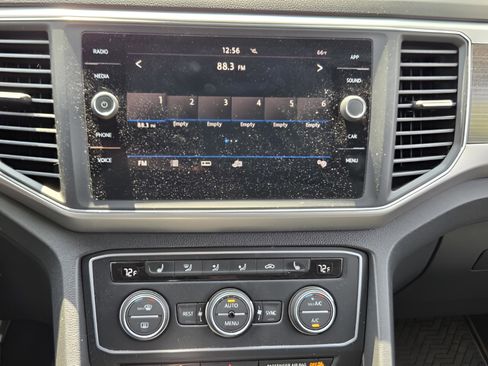 Used 2019 Volkswagen Atlas SE w/ Towing Package image 21