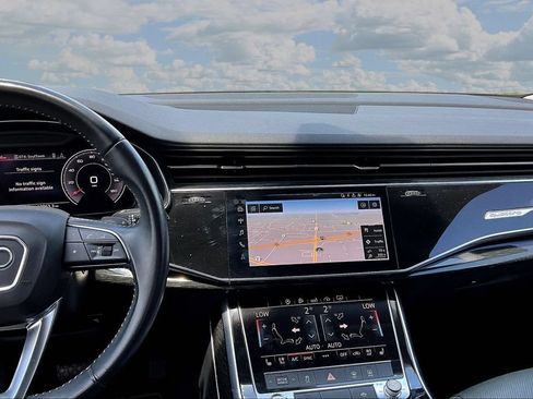 Used 2020 Audi Q8 Premium Plus w/ Premium Plus Package AWD/4WD image 9