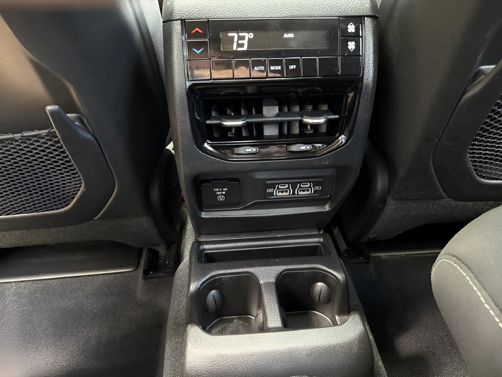 Used 2022 Jeep Grand Cherokee L Laredo w/ Luxury Tech Group I AWD/4WD image 34
