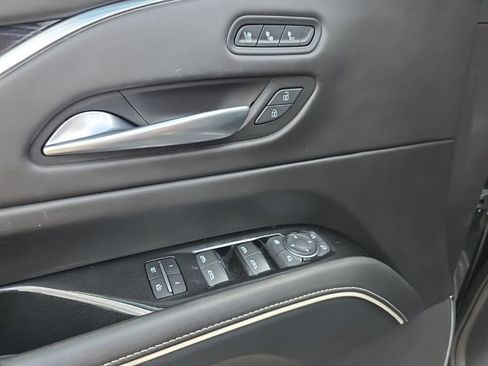 Used 2023 Cadillac Escalade ESV V image 11