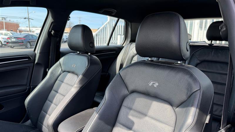 Used 2017 Volkswagen Golf R 4-Door AWD/4WD image 25