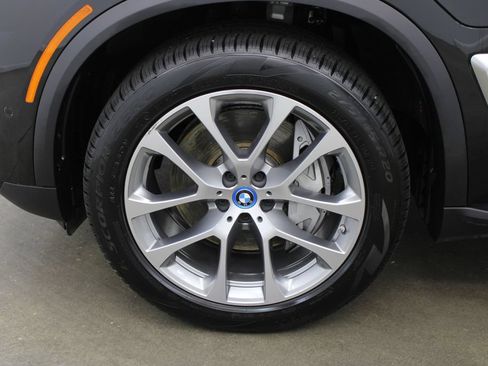Used 2025 BMW X5 xDrive50e AWD/4WD image 31