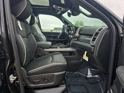 New 2026 RAM 2500 Laramie AWD/4WD image 31