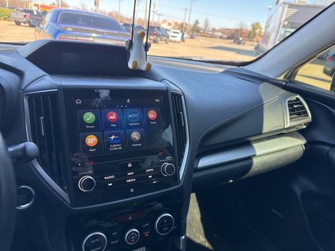 Used 2019 Subaru Forester Limited image 9