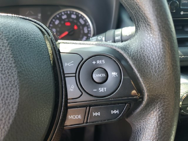 Used 2020 Toyota RAV4 XLE AWD/4WD image 25