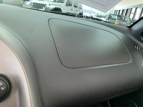 Used 2007 Pontiac Solstice Convertible w/ Premium Package RWD image 14