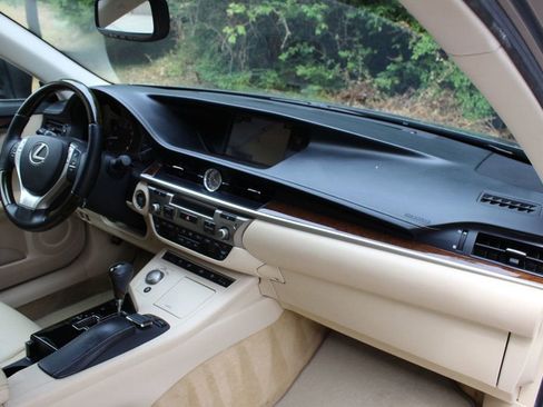 Used 2015 Lexus ES 350 w/ Luxury Package FWD image 22