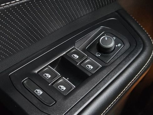 Used 2024 Volkswagen Atlas SEL Premium R-Line image 28