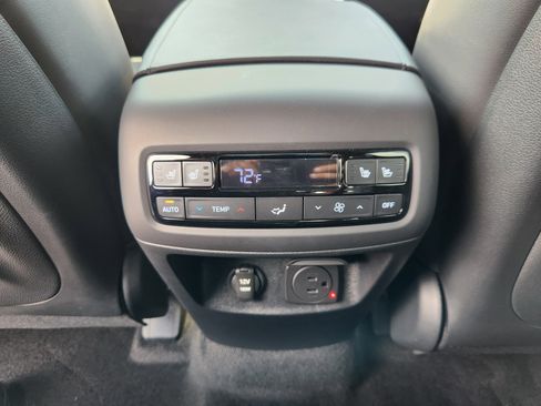 Certified 2025 Hyundai Palisade Calligraphy image 24