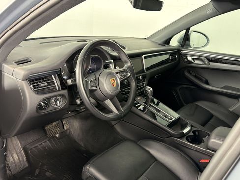 Certified 2024 Porsche Macan AWD/4WD image 4