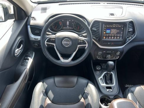 Used 2018 Jeep Cherokee Limited w/ Luxury Group image 23