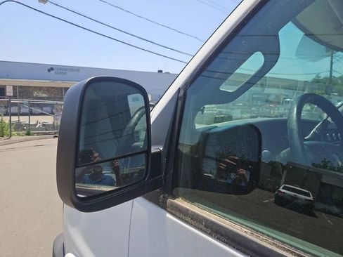 Used 2017 Chevrolet Express 3500 RWD image 12