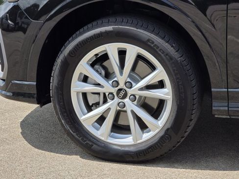 Used 2025 Audi Q3 2.0T Premium w/ Convenience Package AWD/4WD image 9