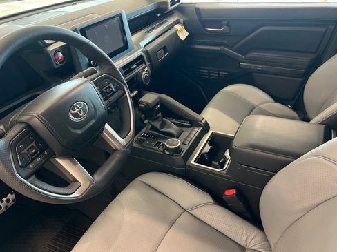 New 2025 Toyota Tacoma TRD Sport image 7