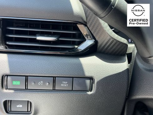 Certified 2025 Nissan Sentra SV FWD image 28