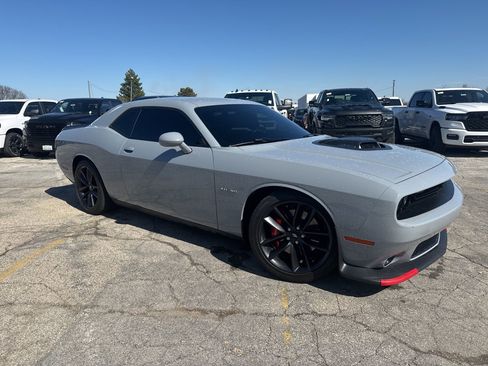 Used 2021 Dodge Challenger R/T w/ Plus Package image 4