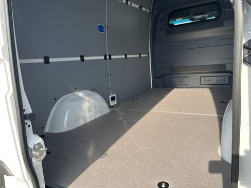 Used 2025 Mercedes-Benz Sprinter 2500 image 10