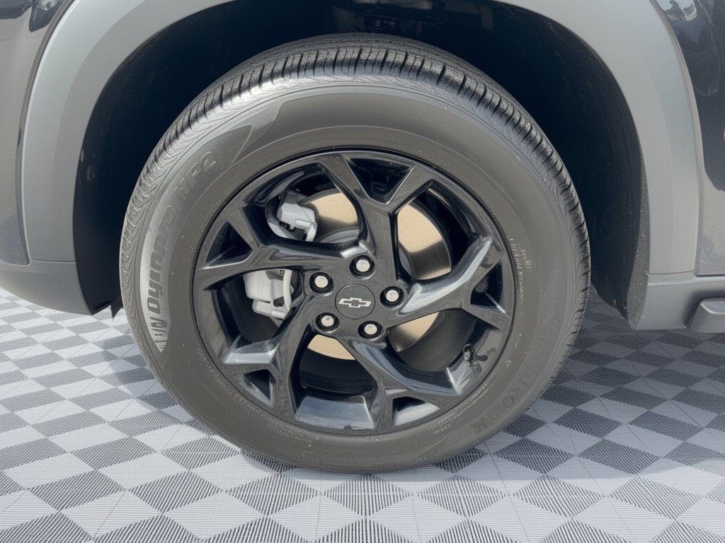 Certified 2026 Chevrolet Trax LT w/ Sunroof Package FWD image 13