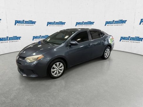 Used 2015 Toyota Corolla LE FWD image 5