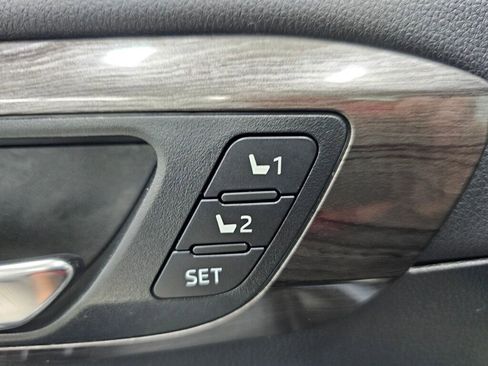 Used 2021 Toyota Highlander Platinum image 30