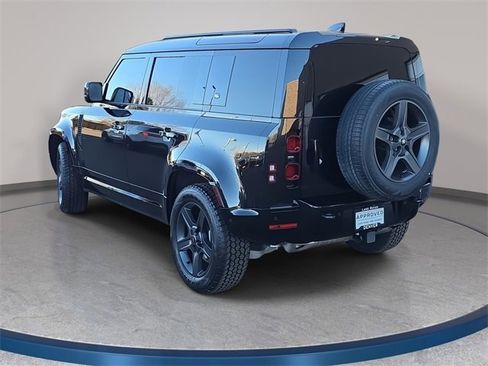 Used 2024 Land Rover Defender 110 X-Dynamic SE image 7