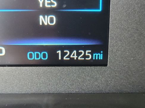 Used 2024 Toyota Corolla SE w/ SE Package image 27