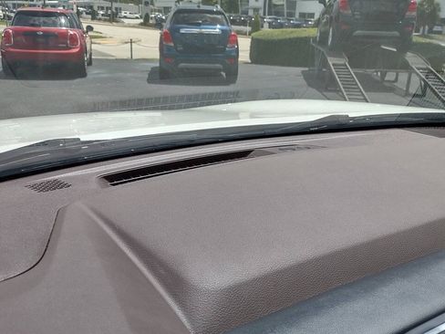 Used 2021 Nissan Rogue SV FWD image 19