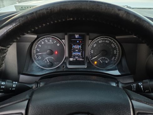 Used 2016 Toyota Tacoma TRD Off-Road w/ Towing Package image 15