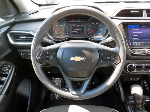 Used 2021 Chevrolet TrailBlazer LT w/ Convenience Package image 23