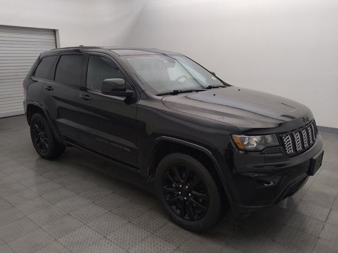 Used 2019 Jeep Grand Cherokee Altitude AWD/4WD image 11
