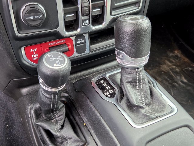 Used 2024 Jeep Wrangler Unlimited AWD/4WD image 9