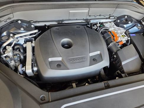 New 2026 Volvo XC90 T8 Ultra w/ Protection Package Premier AWD/4WD image 19