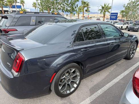 Used 2018 Chrysler 300 S w/ 300S Premium Group image 8