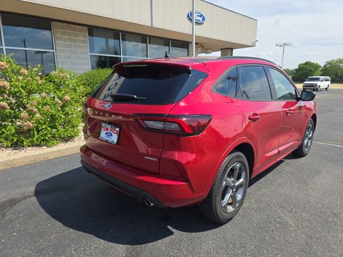 Used 2024 Ford Escape ST-Line w/ Tech Pack #1 AWD/4WD image 2