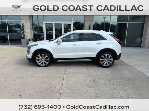 Used 2021 Cadillac XT4 Premium Luxury w/ Cold Weather Package FWD image 2