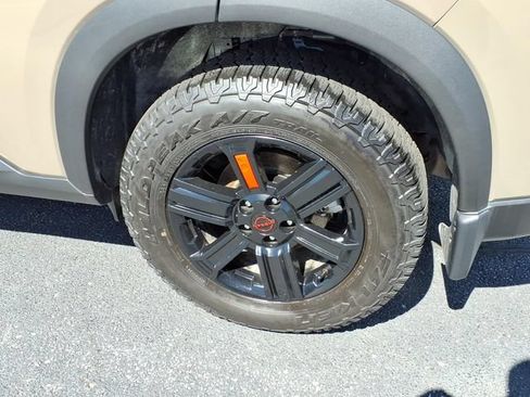 Used 2025 Nissan Rogue SV AWD/4WD image 10