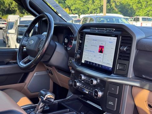 Used 2022 Ford F150 Lariat w/ Equipment Group 502A High AWD/4WD image 8
