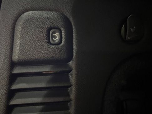 Used 2017 Jeep Grand Cherokee SRT image 7