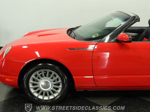 Used 2005 Ford Thunderbird RWD image 23