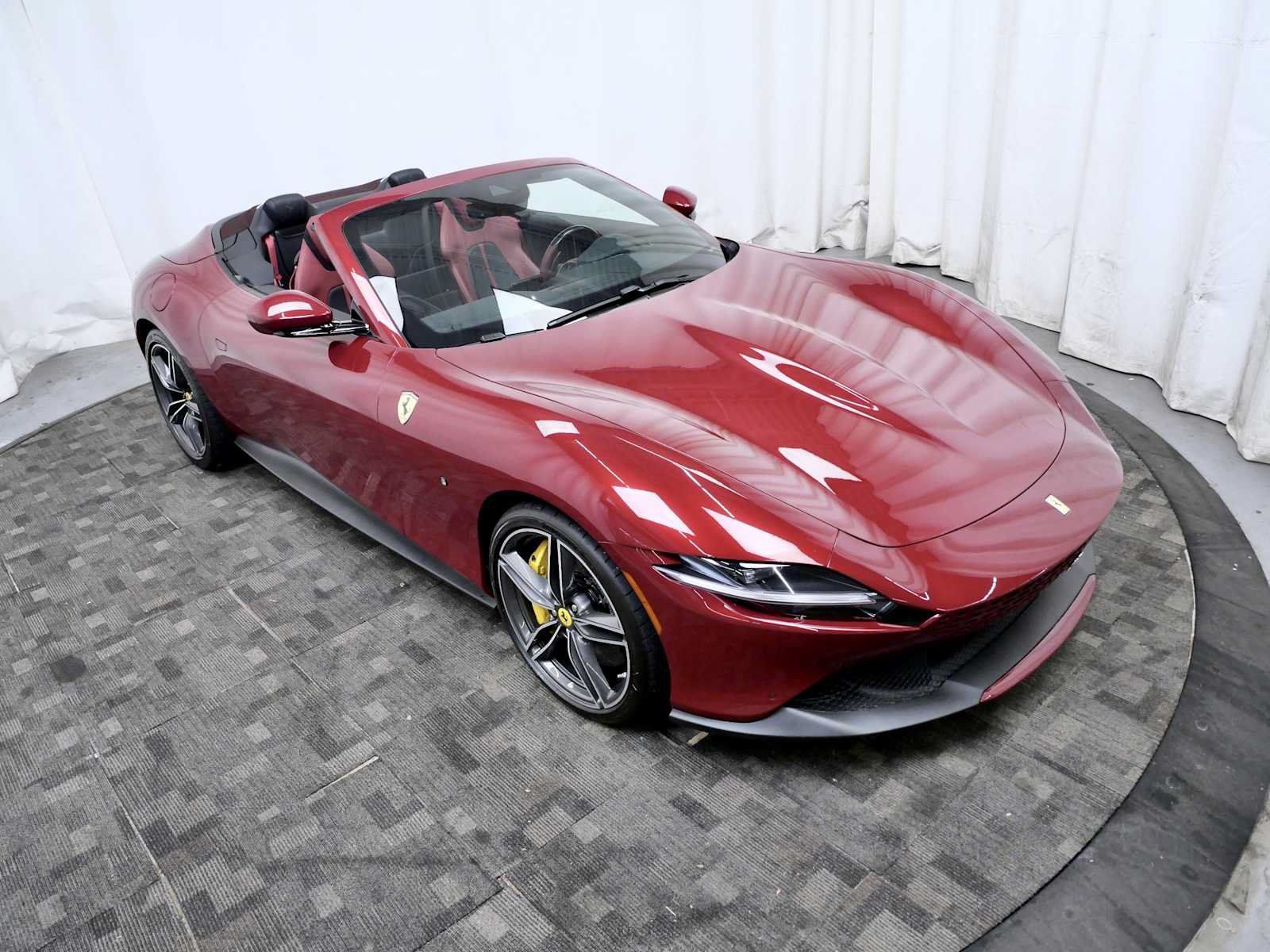 Certified 2025 Ferrari Roma Spider RWD image 12