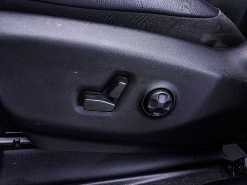 Used 2022 Chrysler Pacifica Touring-L w/ S Appearance Package FWD image 19
