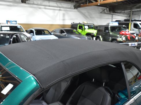 Used 2018 Volkswagen Beetle 2.0T image 11