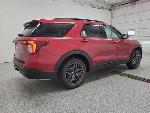 New 2026 Ford Explorer ST-Line AWD/4WD image 3