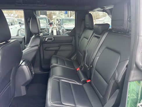 Used 2025 Ford Bronco Outer Banks image 13