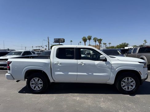 Used 2024 Nissan Frontier SV w/ SV Convenience Package image 12